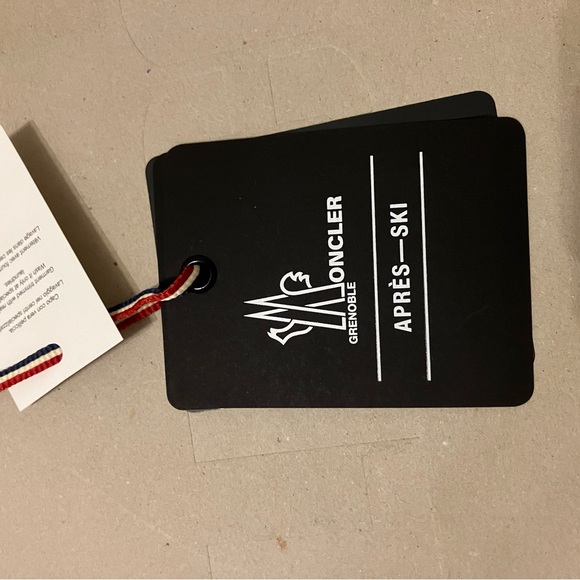 BEAUTIFUL RARE OVERSIZED MONCLER GRENOBLE BEANIE - Picture 9 of 10